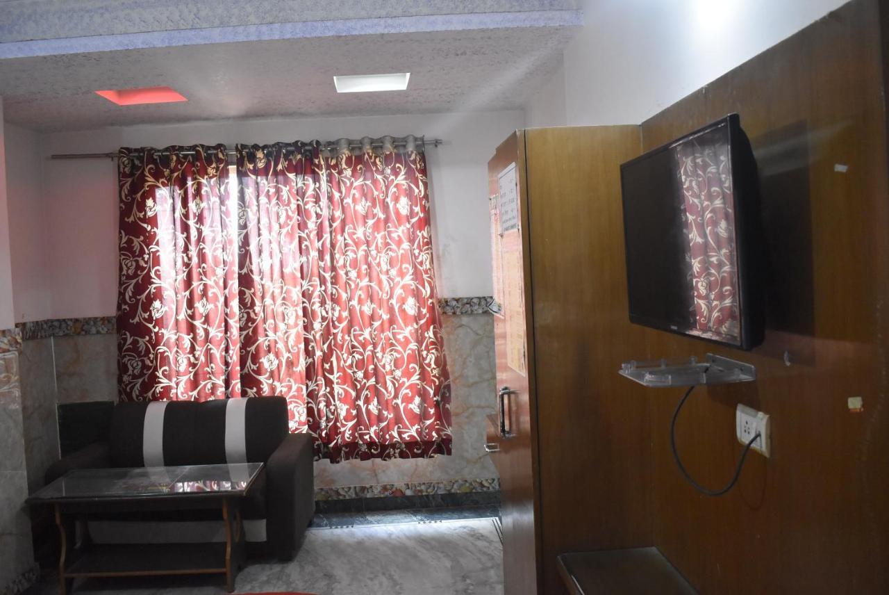 Hotel Shri Hari Palace By Wb Inn Vrindāvan 외부 사진