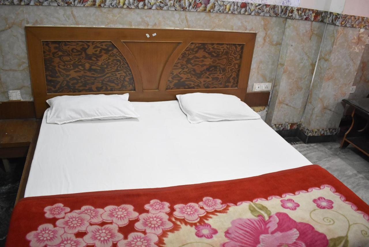 Hotel Shri Hari Palace By Wb Inn Vrindāvan 외부 사진